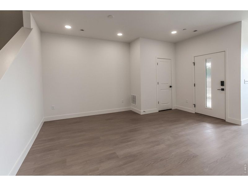 Spacious, unfurnished interior of a new home in , Timnath (Image 24).