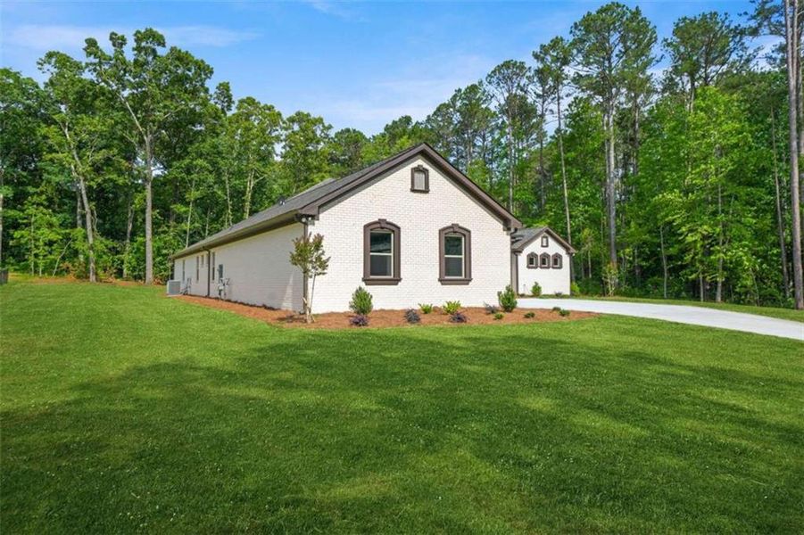 Image 33 of a home in .