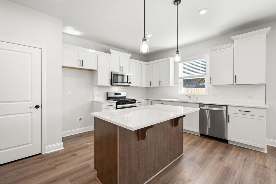 Furnished interior view inside a new home in Salem Bay, Beaufort (Image 7).