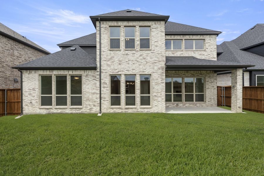 Exterior details and patio area of a home in Nelson Lake Estates, Rockwall (Image 21).