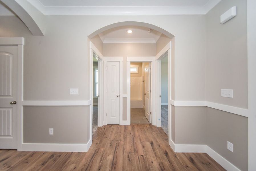 Representative unfurnished interior of a home built from the Beaumont Elite by Enchanted Homes in Pointe Summit, Slater-Marietta (Image 23).