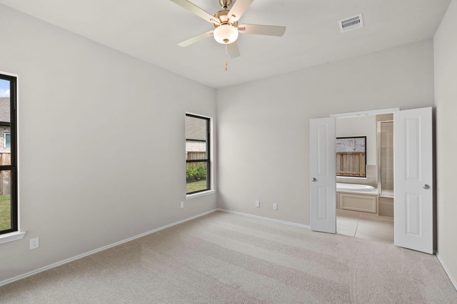 Spacious, unfurnished interior of a new home in Dunham Pointe, Cypress (Image 19).