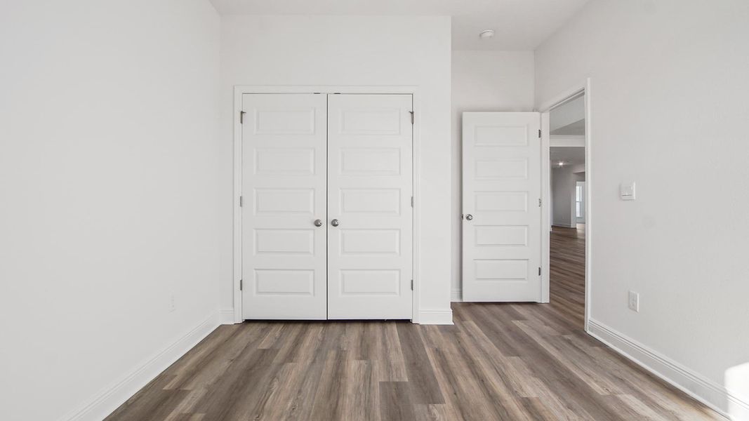 Spacious, unfurnished interior of a new home in Owl's Head Farms, Freeport (Image 24).