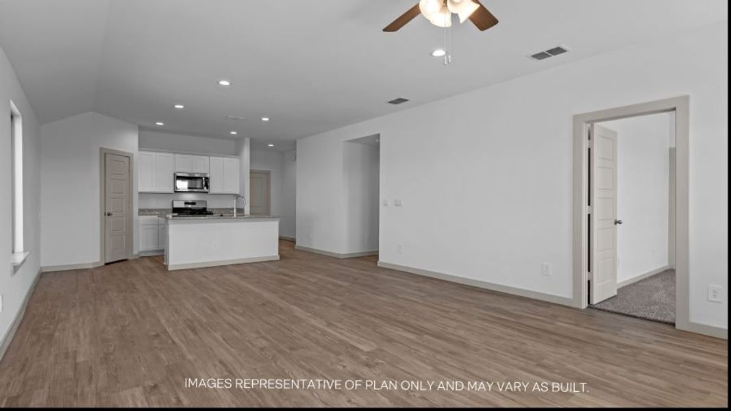Spacious, unfurnished interior of a new home in Allen Farms, Lubbock (Image 7).
