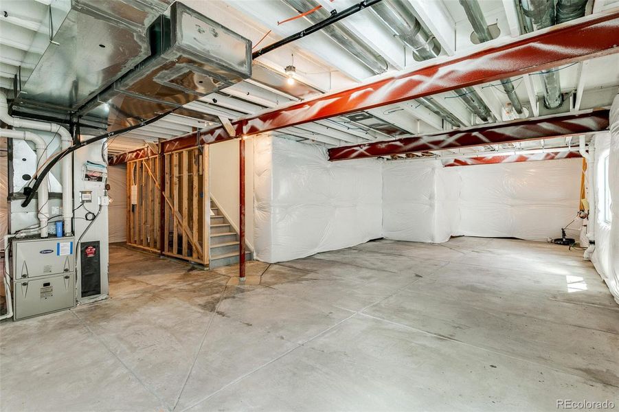 Spacious, unfurnished interior of a new home in Terrain Oak Valley, Castle Rock (Image 17).