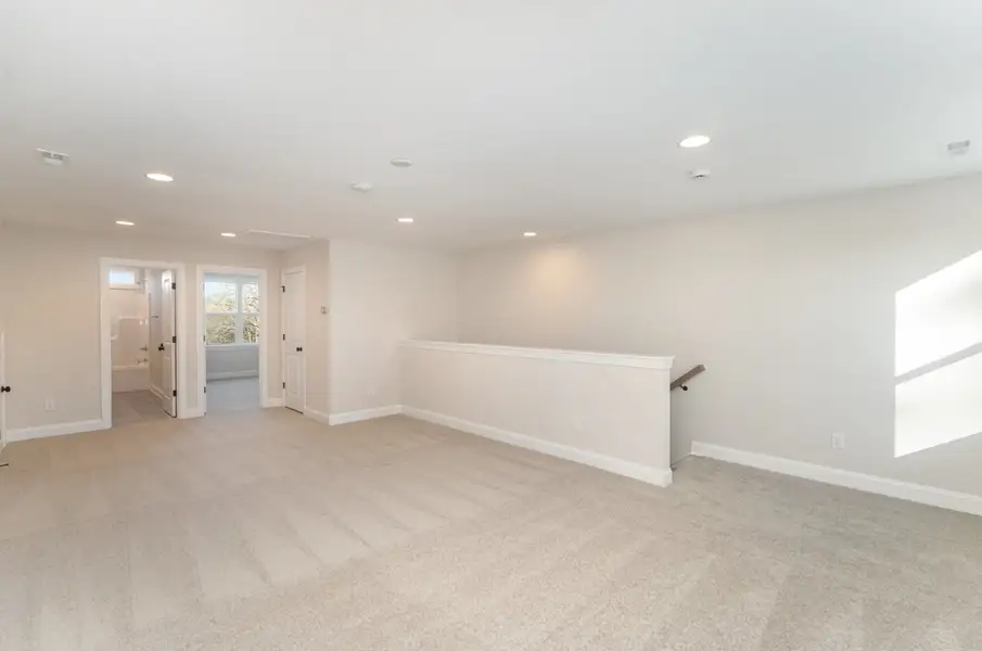 Spacious, unfurnished interior of a new home in Edmunds Farm, Clover (Image 27).