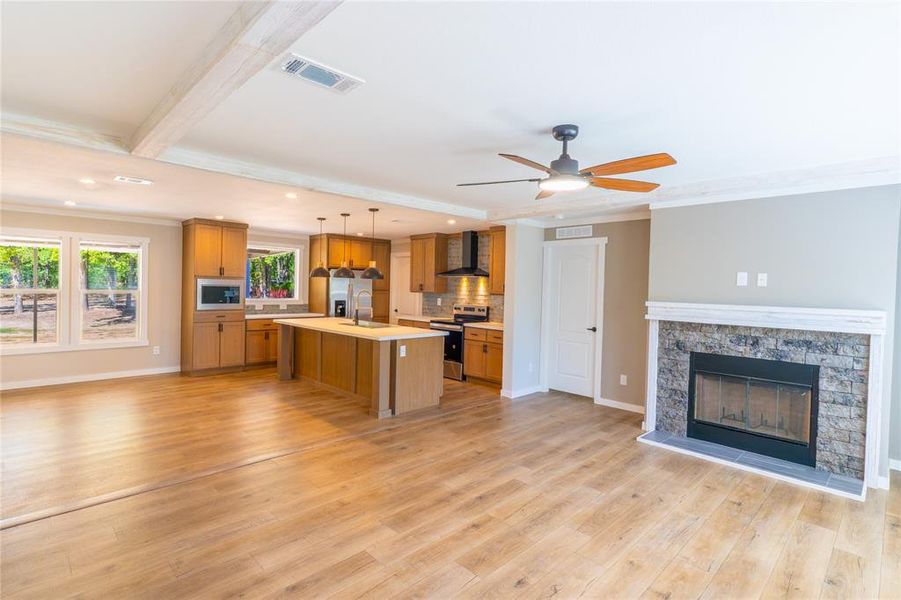 Furnished interior view inside a new home in , Gun Barrel City (Image 5).