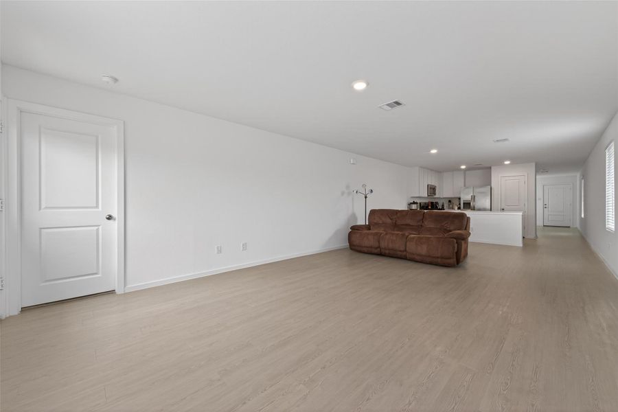 Spacious, unfurnished interior of a new home in Indian Springs, Crosby (Image 38).