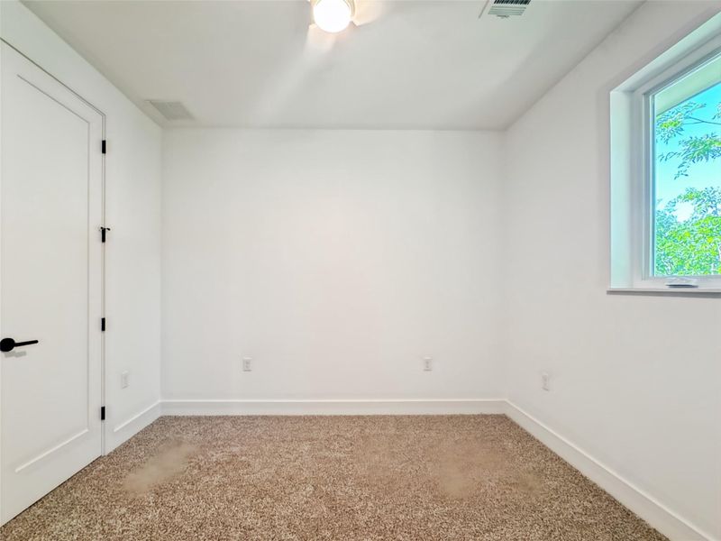 Spacious, unfurnished interior of a new home in , Austin (Image 22).