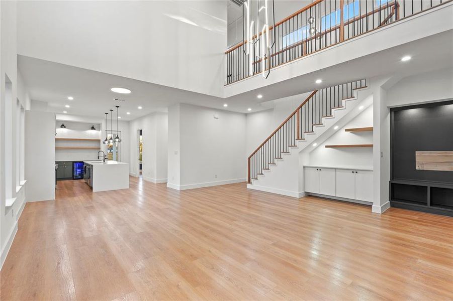 Spacious, unfurnished interior of a new home in , Dallas (Image 13).