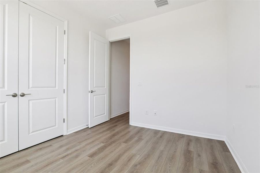 Spacious, unfurnished interior of a new home in Isla Mirada, San Antonio (Image 49).