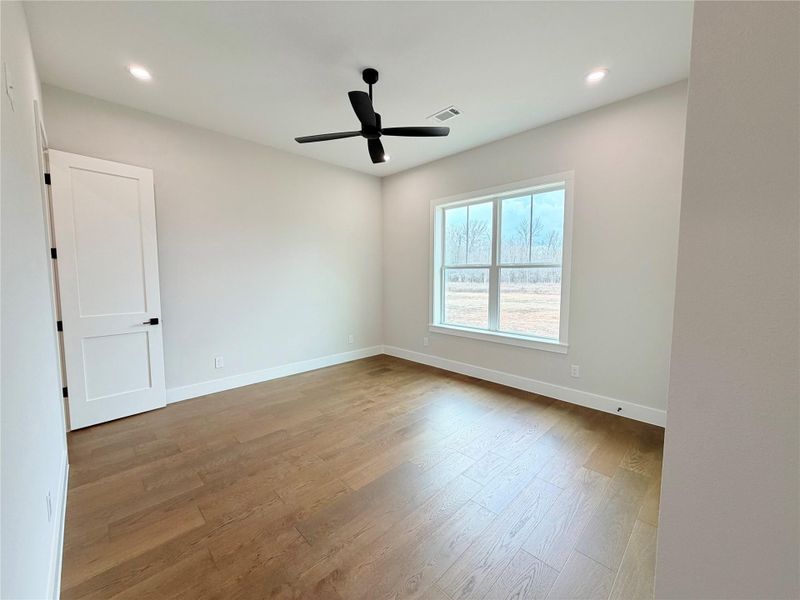 Spacious, unfurnished interior of a new home in , Washington (Image 27).