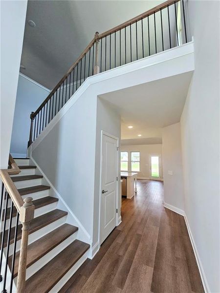 Spacious, unfurnished interior of a new home in , Homer (Image 26).