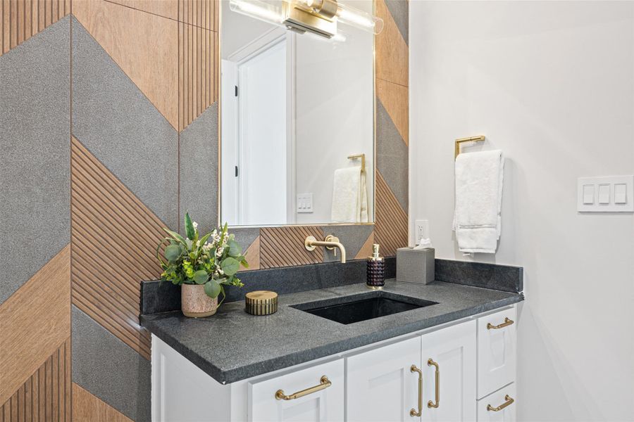 1/2 Guest Bathroom