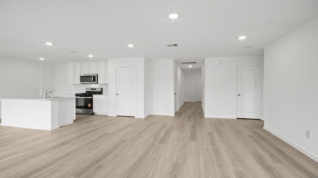 Representative unfurnished interior of a home built from the Callahan by D.R. Horton in Mill Creek, Magnolia (Image 11).