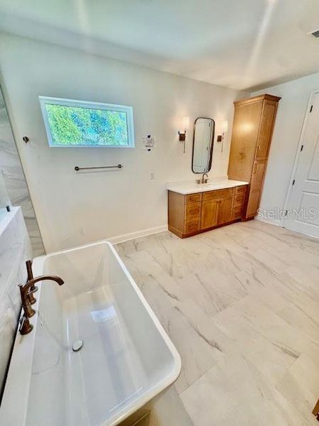 Image 34 of a home in .