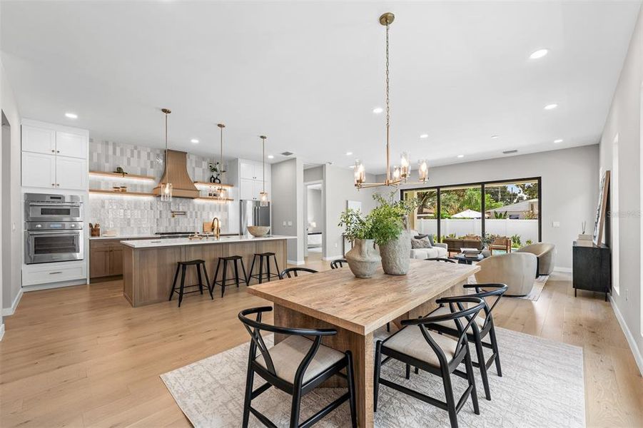 Furnished interior view inside a new home in , Orlando (Image 34).