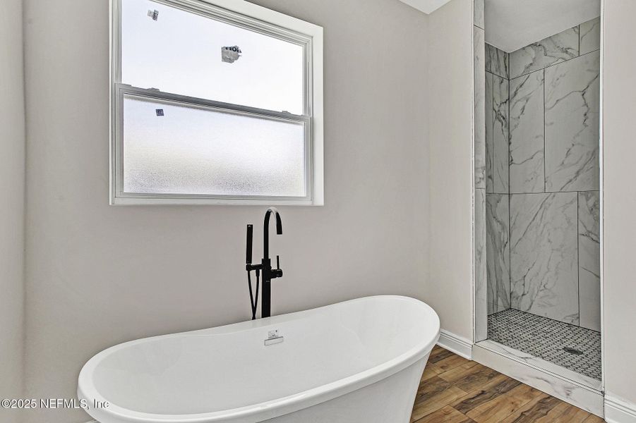 Furnished interior view inside a new home in , Jacksonville (Image 8).