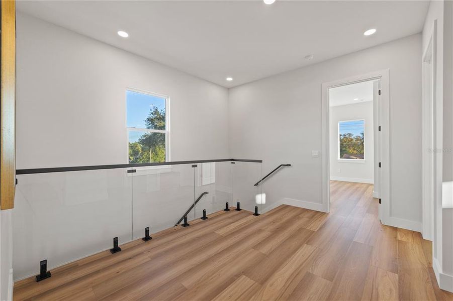 Spacious, unfurnished interior of a new home in , Tampa (Image 40).