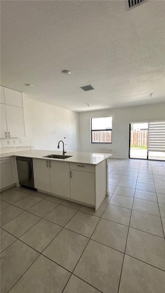 Spacious, unfurnished interior of a new home in , Homestead (Image 10).