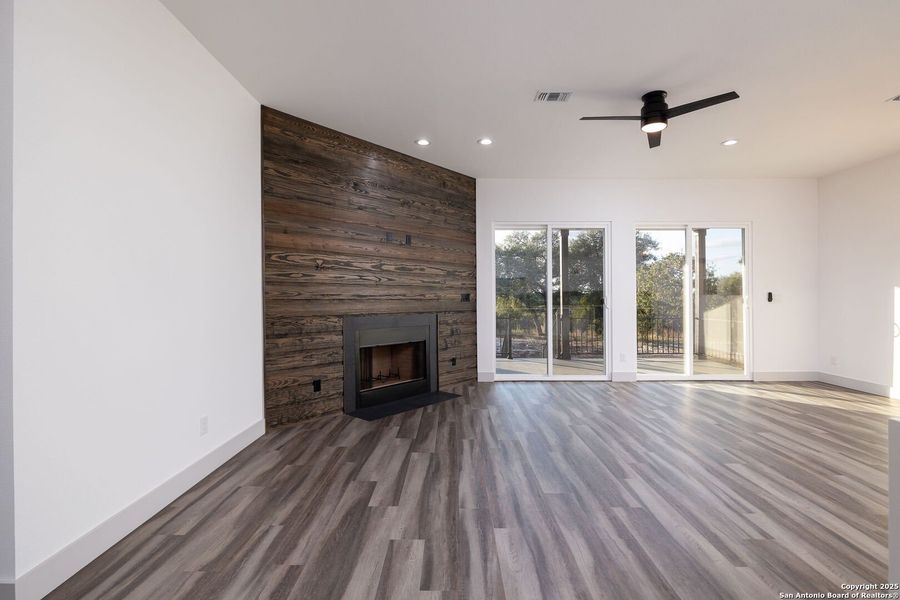 Spacious, unfurnished interior of a new home in , Fischer (Image 13).