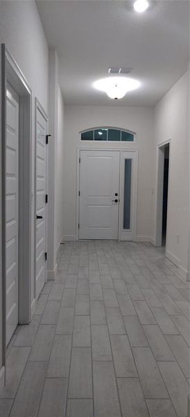 Spacious, unfurnished interior of a new home in Sunset Landing, Spring Hill (Image 6).