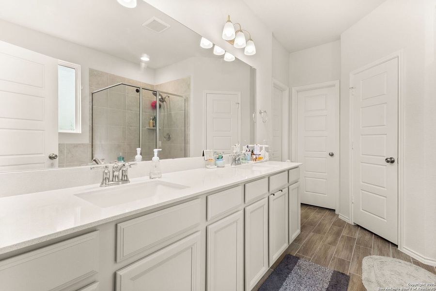 Furnished interior view inside a new home in Lily Springs, Seguin (Image 16).