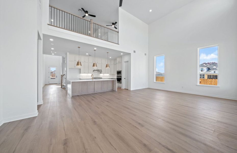 Spacious, unfurnished interior of a new home in 6 Creeks, Kyle (Image 40).
