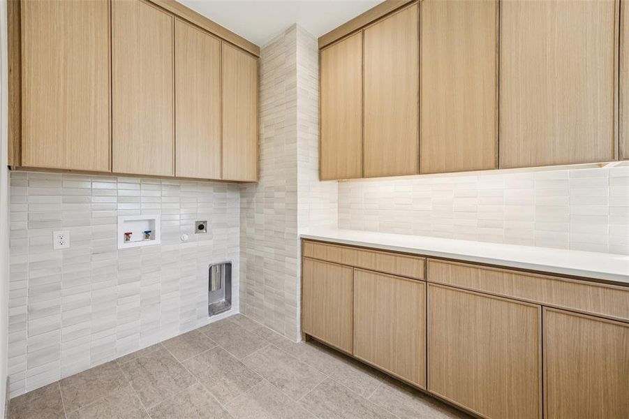 Spacious, unfurnished interior of a new home in , Dallas (Image 38).