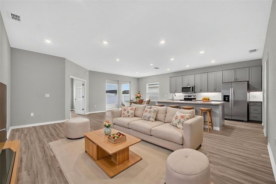 Furnished interior view inside a new home in , Davenport (Image 7).