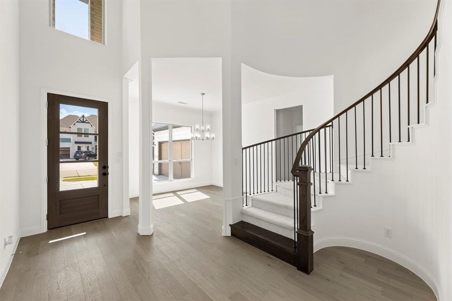 03. 2114 Clairmont - Entry 03. 2114 Clairmont - Entry