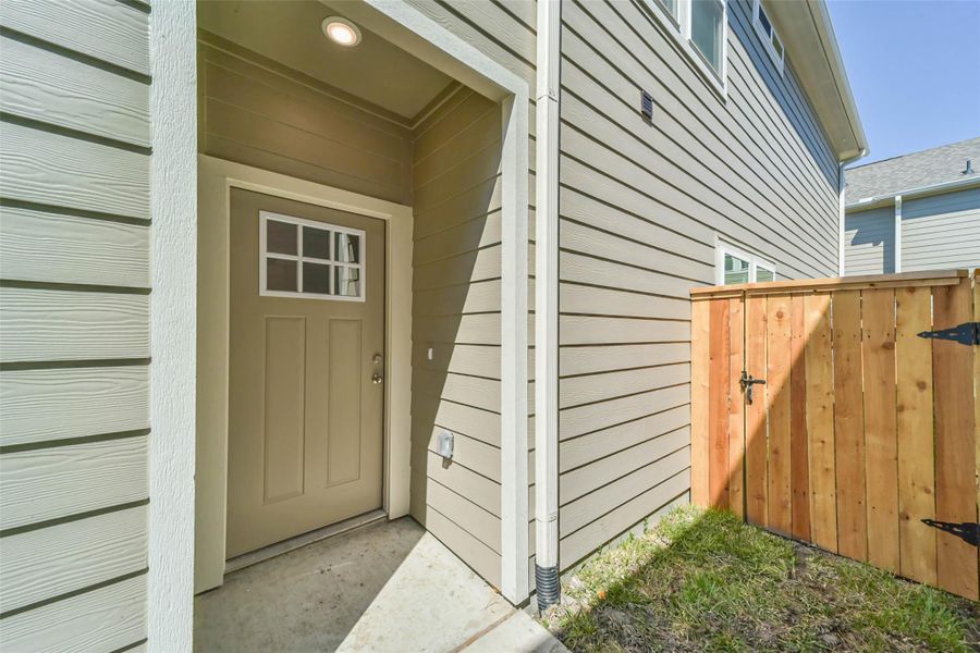 Photos are sample images from a previously built home with the same floor plan. Finishes and fixtures in the current home have been upgraded and may vary. Photos are sample images from a previously built home with the same floor plan. Finishes and fixtures in the current home have been upgraded and may vary.