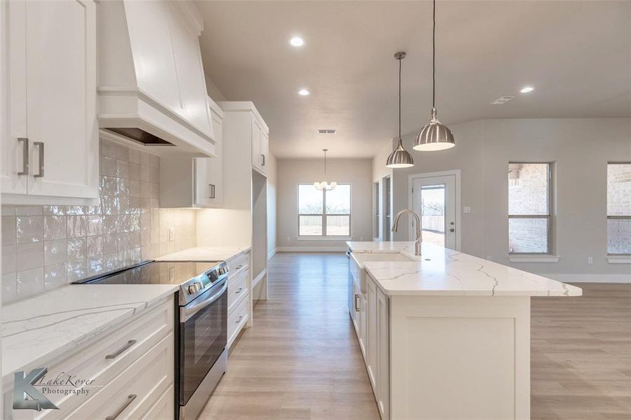Furnished interior view inside a new home in , Abilene (Image 7).
