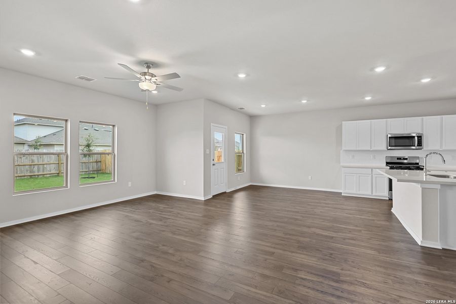 Spacious, unfurnished interior of a new home in Summerlin, San Antonio (Image 31). Spacious, unfurnished interior of a new home in Summerlin, San Antonio (Image 31).