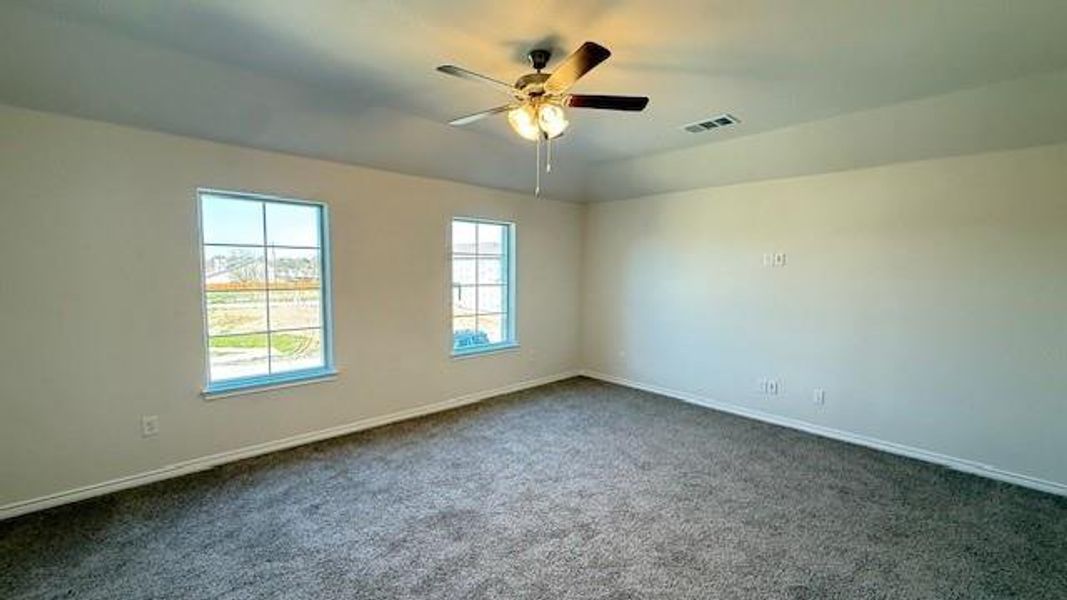Spacious, unfurnished interior of a new home in California Meadows, Arlington (Image 8).