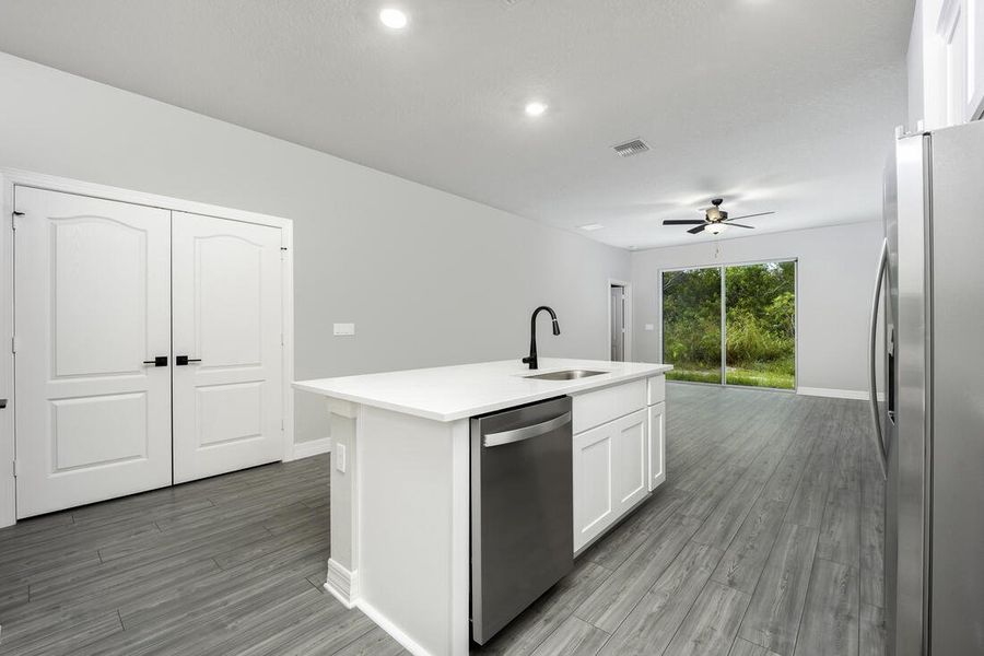 Florida_Mateo_R_008_preview_download Florida_Mateo_R_008_preview_download