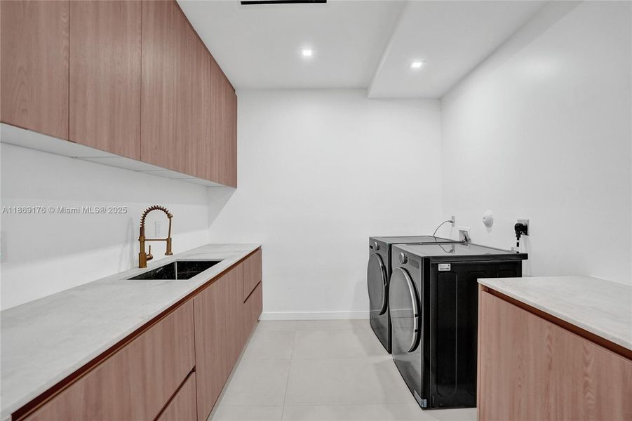 Furnished interior view inside a new home in , Fort Lauderdale (Image 30). Furnished interior view inside a new home in , Fort Lauderdale (Image 30).