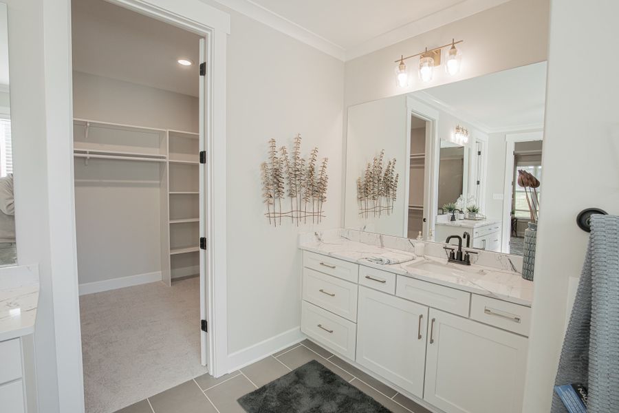 Representative furnished interior of a home built from the Huntington by Grant & Co in White Oak, Arlington (Image 11).