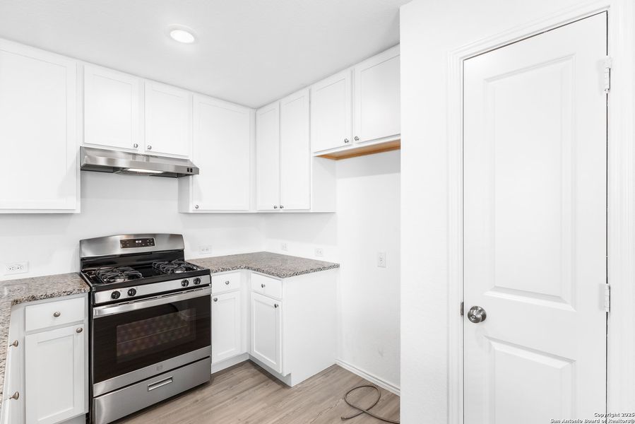 Furnished interior view inside a new home in Presa Point, San Antonio (Image 6). Furnished interior view inside a new home in Presa Point, San Antonio (Image 6).