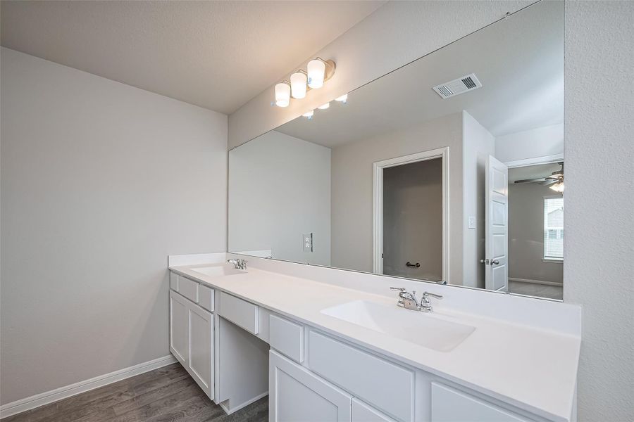 Furnished interior view inside a new home in River Ranch, Dayton (Image 11).