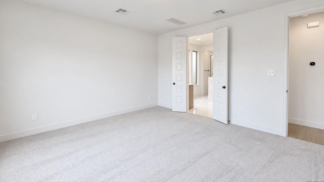 Spacious, unfurnished interior of a new home in Solms Landing, New Braunfels (Image 18).