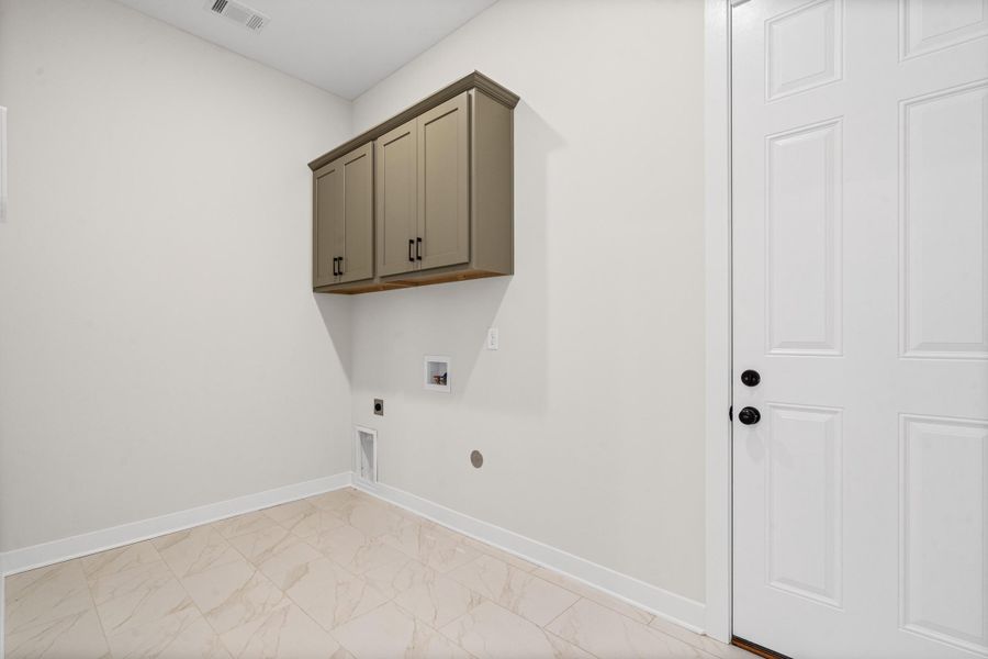 Spacious, unfurnished interior of a new home in Lockwood, Collierville (Image 23).