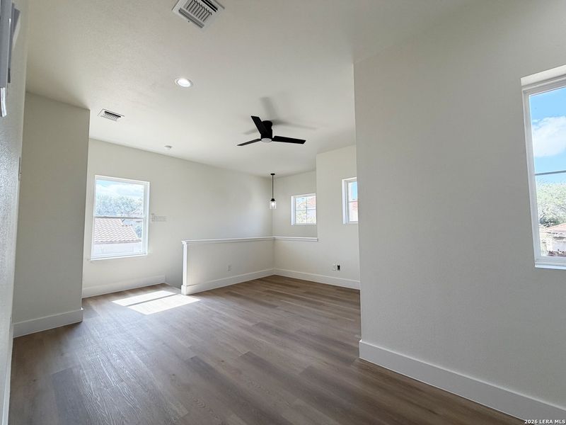 Spacious, unfurnished interior of a new home in , San Antonio (Image 33).