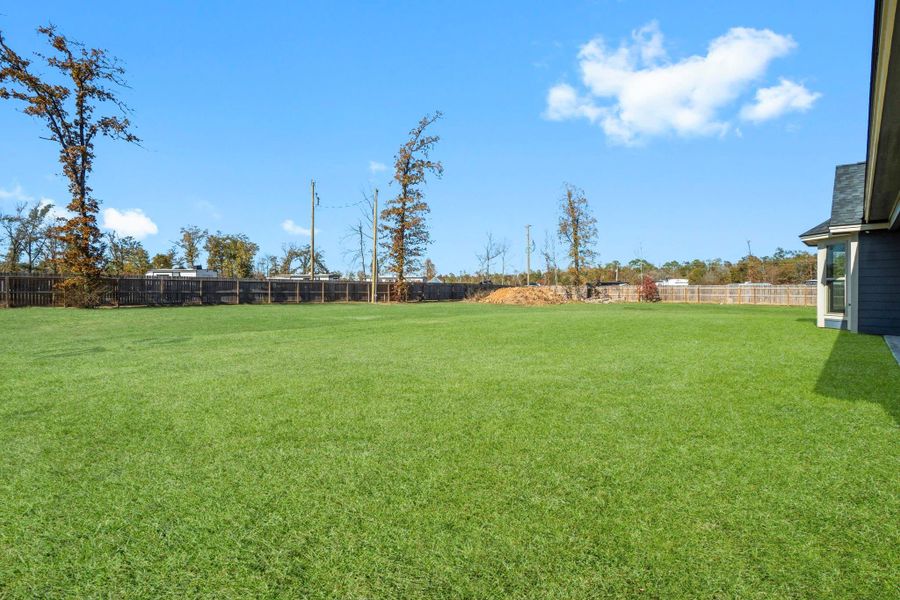 Exterior details and patio area of a home in , Onalaska (Image 4).