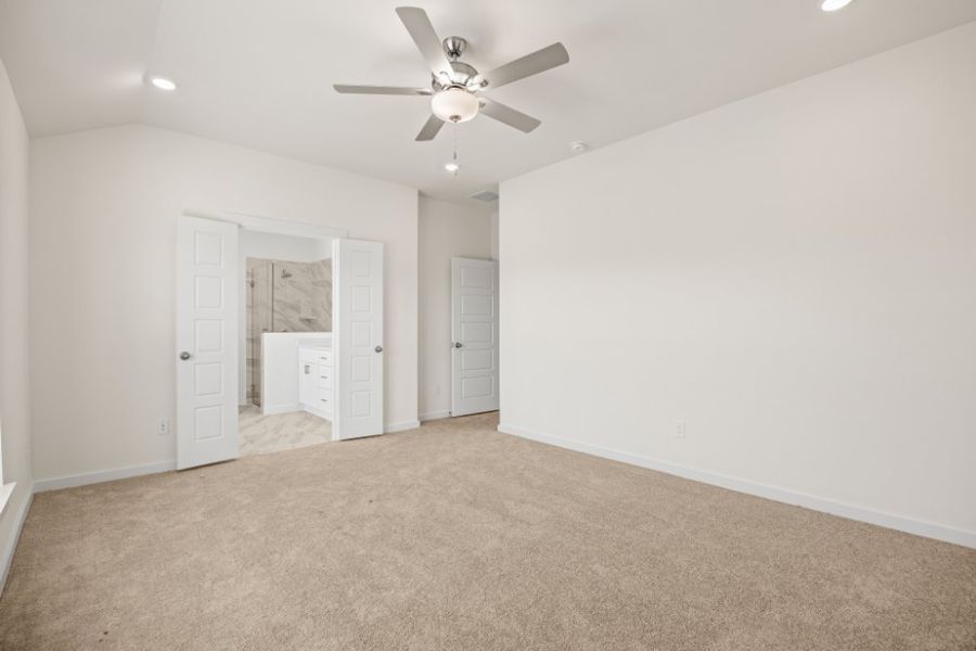 Spacious, unfurnished interior of a new home in Ashland, Houston (Image 22).
