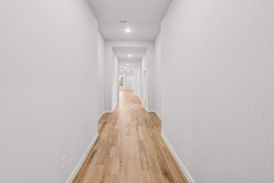 Spacious, unfurnished interior of a new home in The Grand Prairie 50’, Hockley (Image 20).