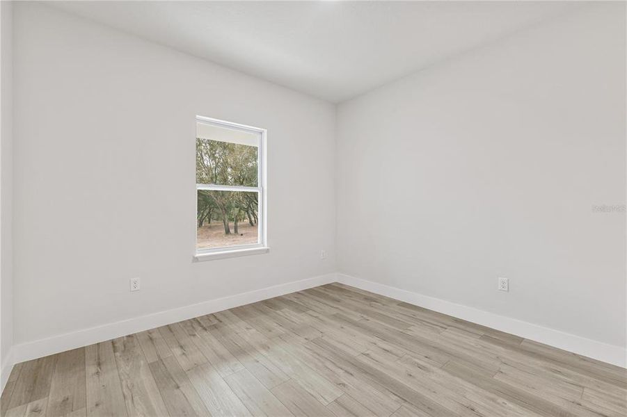 Spacious, unfurnished interior of a new home in , Citrus Springs (Image 11).