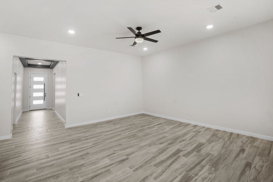 Representative unfurnished interior of a home built from the Cap Rock by LEH. Homes in Tierra Del Este 91, El Paso (Image 21).