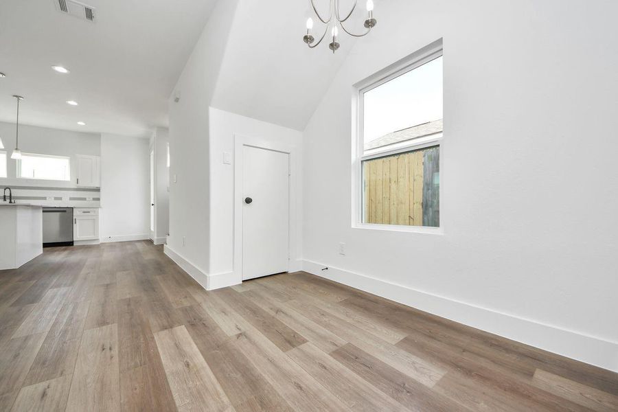 Spacious, unfurnished interior of a new home in , Houston (Image 9).