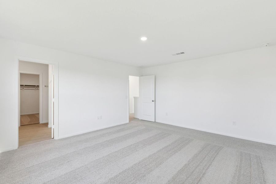 Spacious, unfurnished interior of a new home in Mavera, Conroe (Image 25).